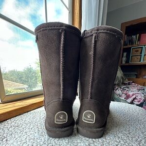 Bear Paw Emma Short Chocolate Brown size 7 like new
